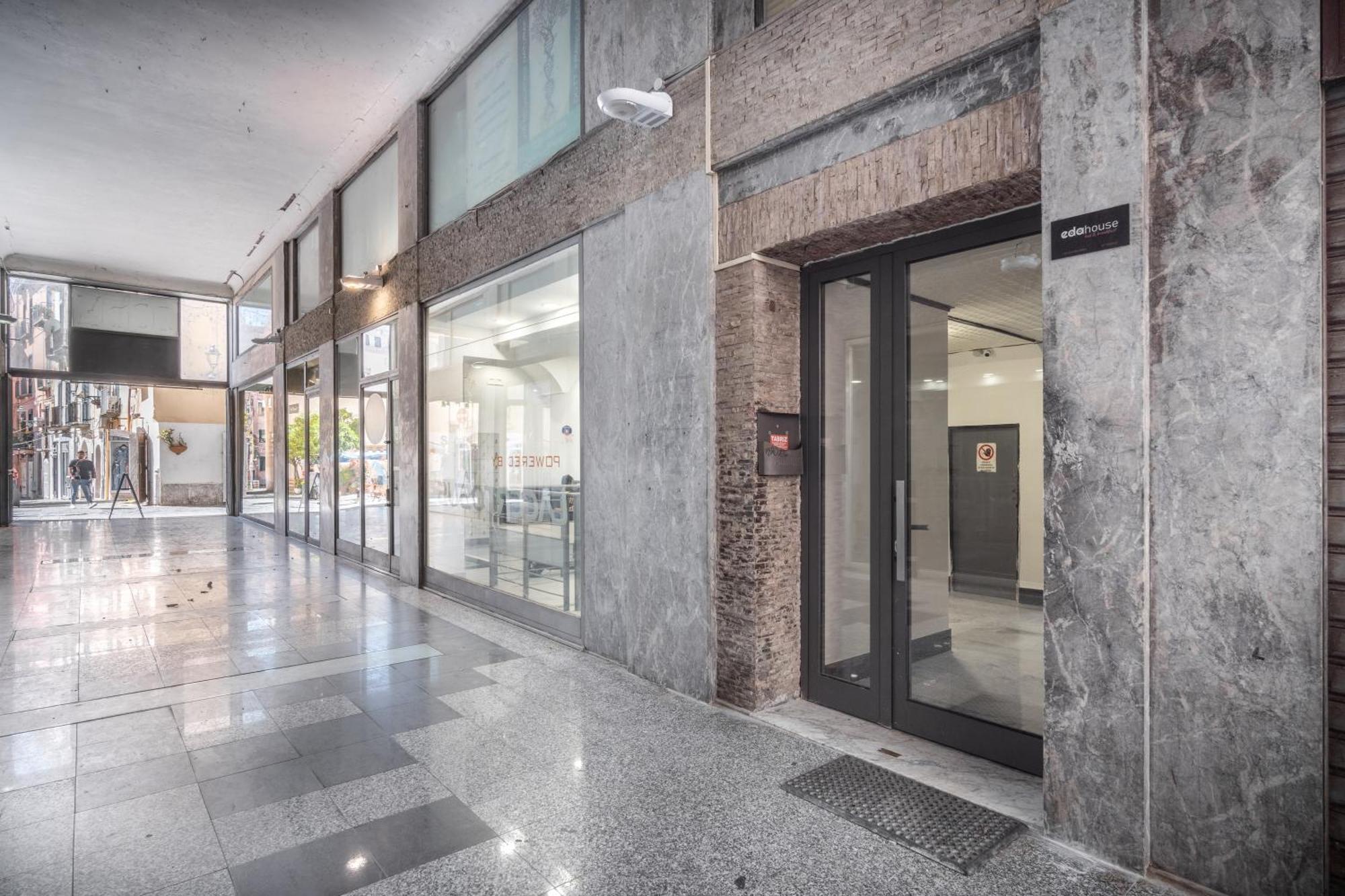 Casa Vacanza Angelina Via Mercanti Centro Storico Salerno Dış mekan fotoğraf