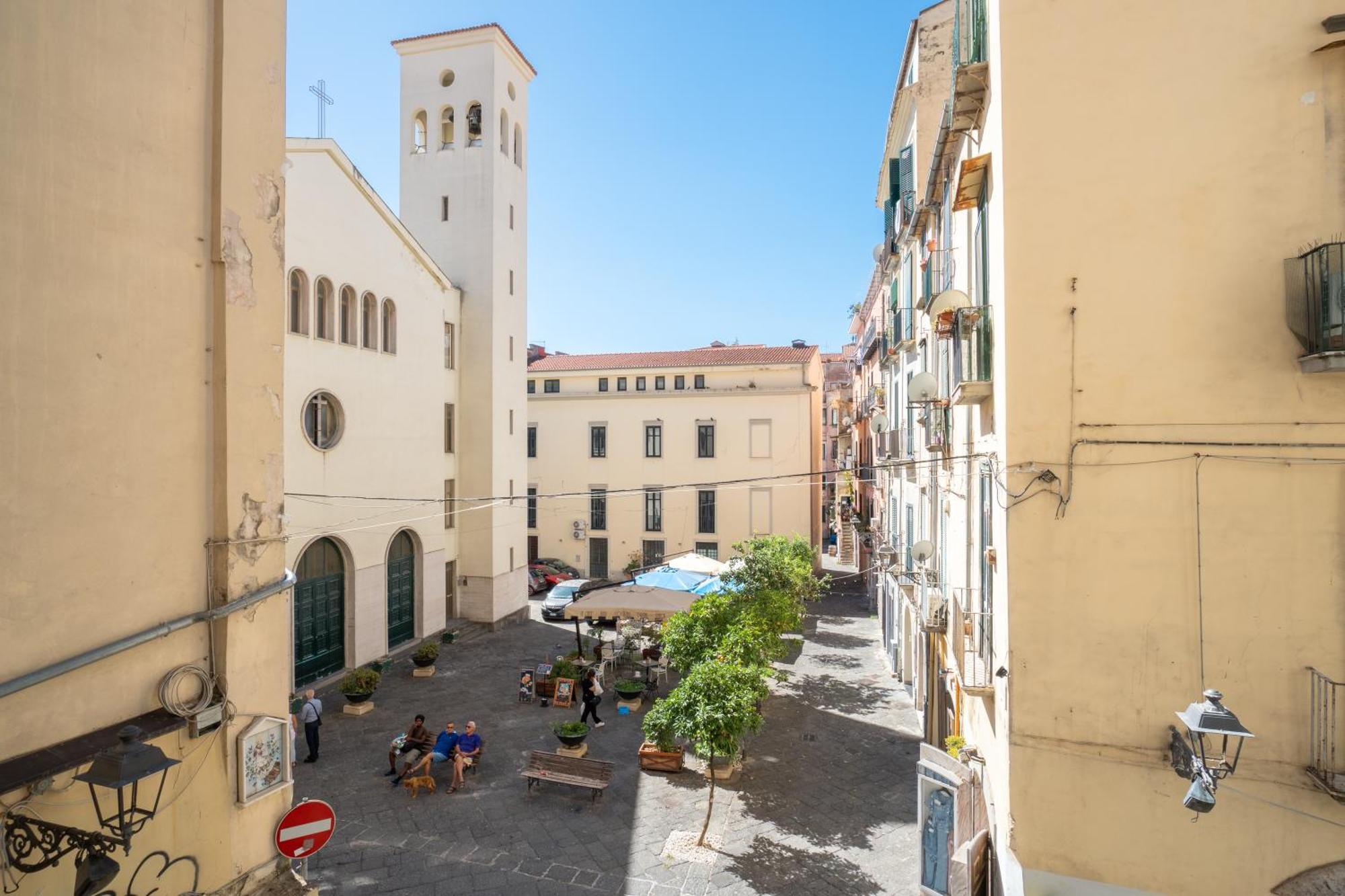 Casa Vacanza Angelina Via Mercanti Centro Storico Salerno Dış mekan fotoğraf