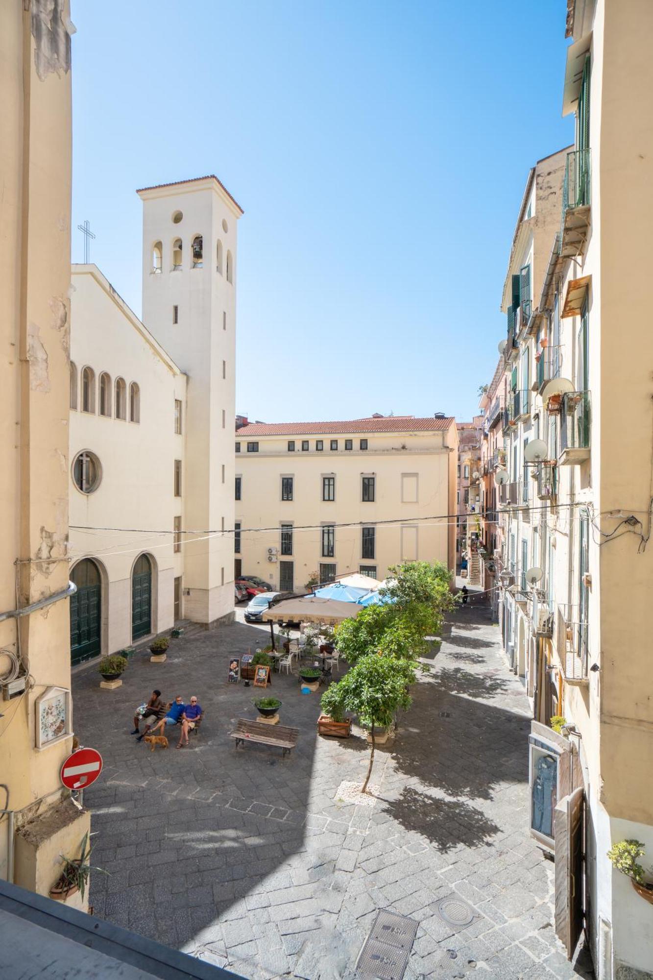 Casa Vacanza Angelina Via Mercanti Centro Storico Salerno Dış mekan fotoğraf