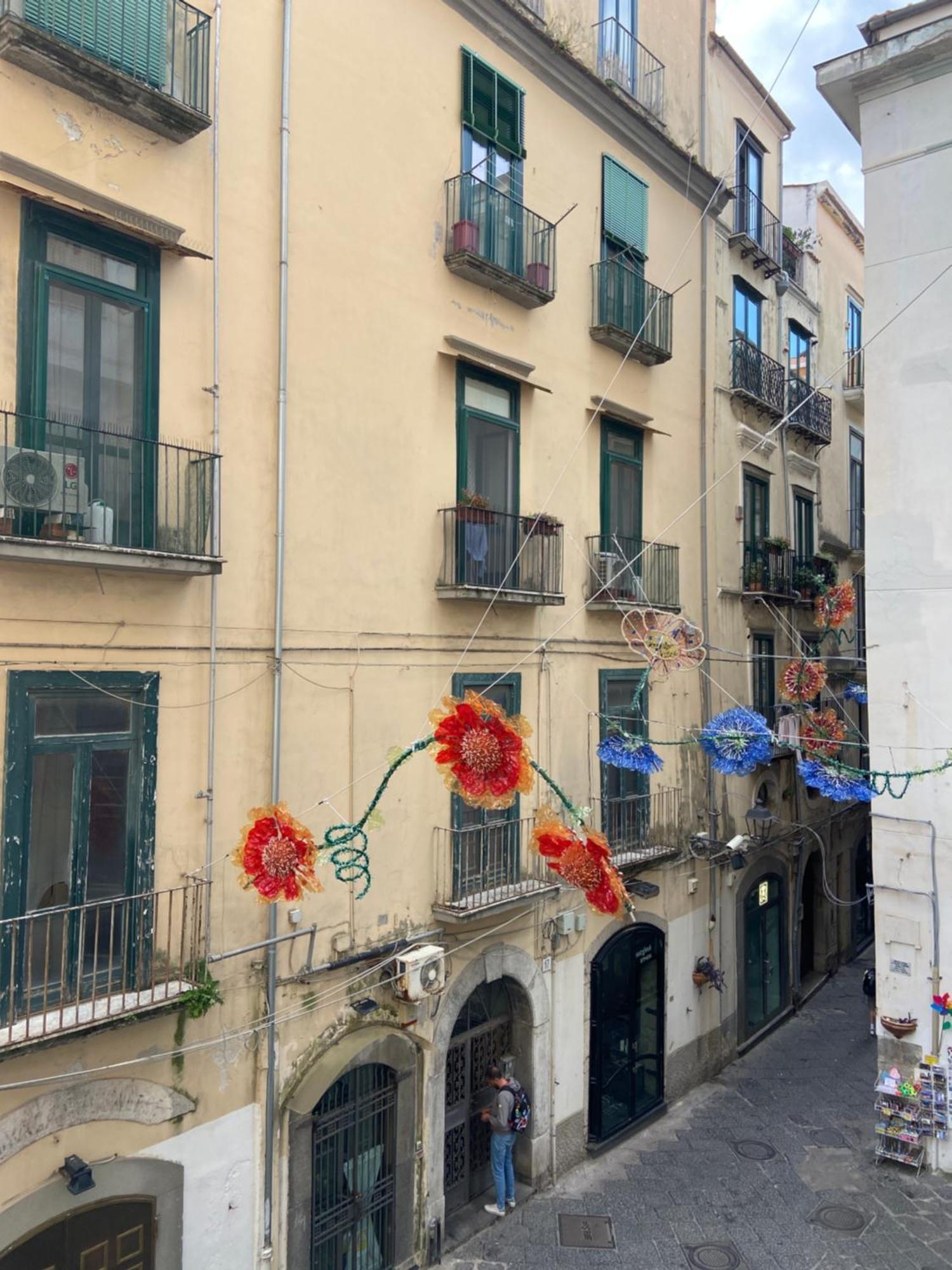 Casa Vacanza Angelina Via Mercanti Centro Storico Salerno Dış mekan fotoğraf